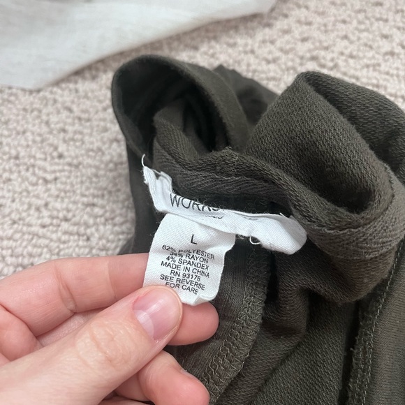 Spring Dress Closet Clearout! - Picture 2 of 4